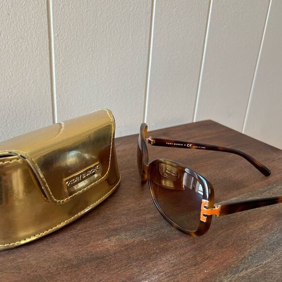 Tory Burch Oversized Gradient Sunglasses - Picture 2 of 12